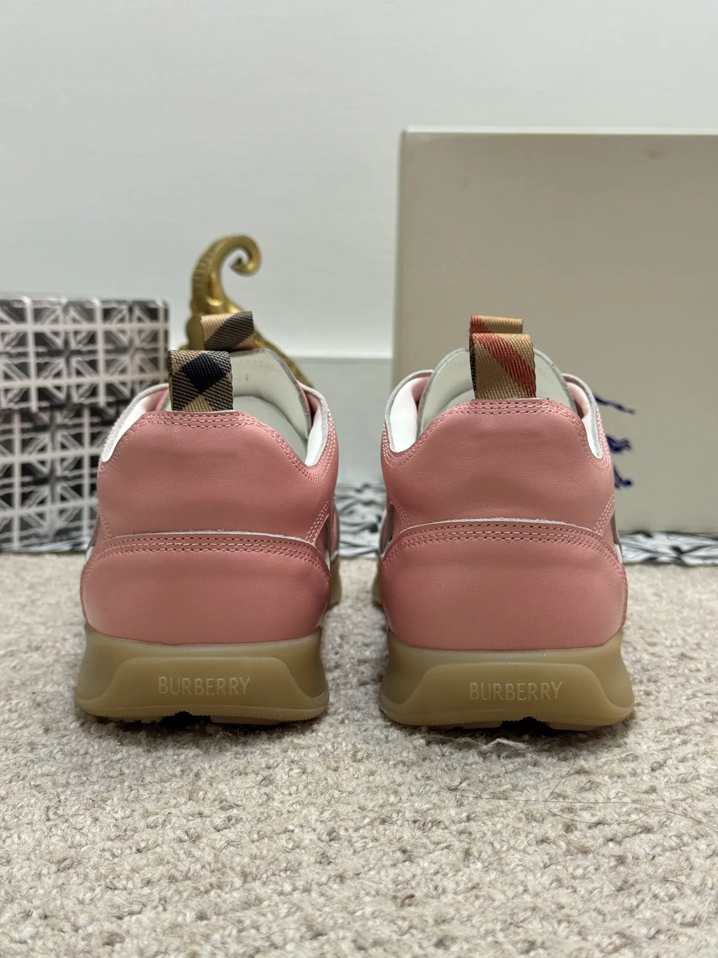 Men's shoes 💰420 [New style] 🐝🐝 [BURBERRY] Burberry - high-end quality original order 🔍🔍🔍 Upper: imported 🔝 calfskin, brand knitted pattern, tongue brand cloth label, lining: sheepskin lining, - outsole: rubber; two-color molded outsole, ultra-high quality control·fine workmanship: highlighted (high-end·luxury·grade) Size :38-44 (45 customized